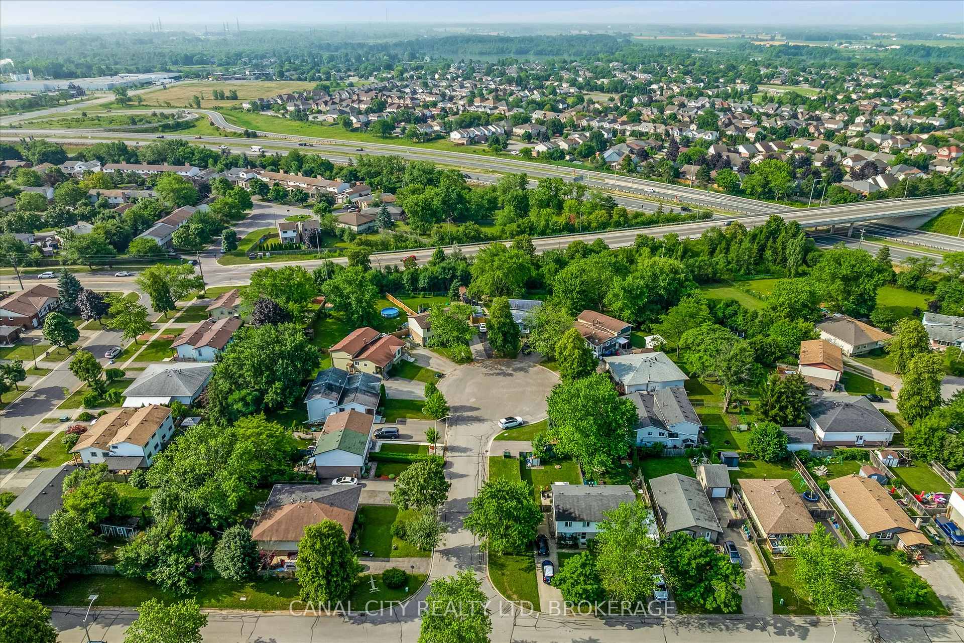 Photo 44 of 10 Baldwin Circle, Thorold, Confederation Heights — HOMEH