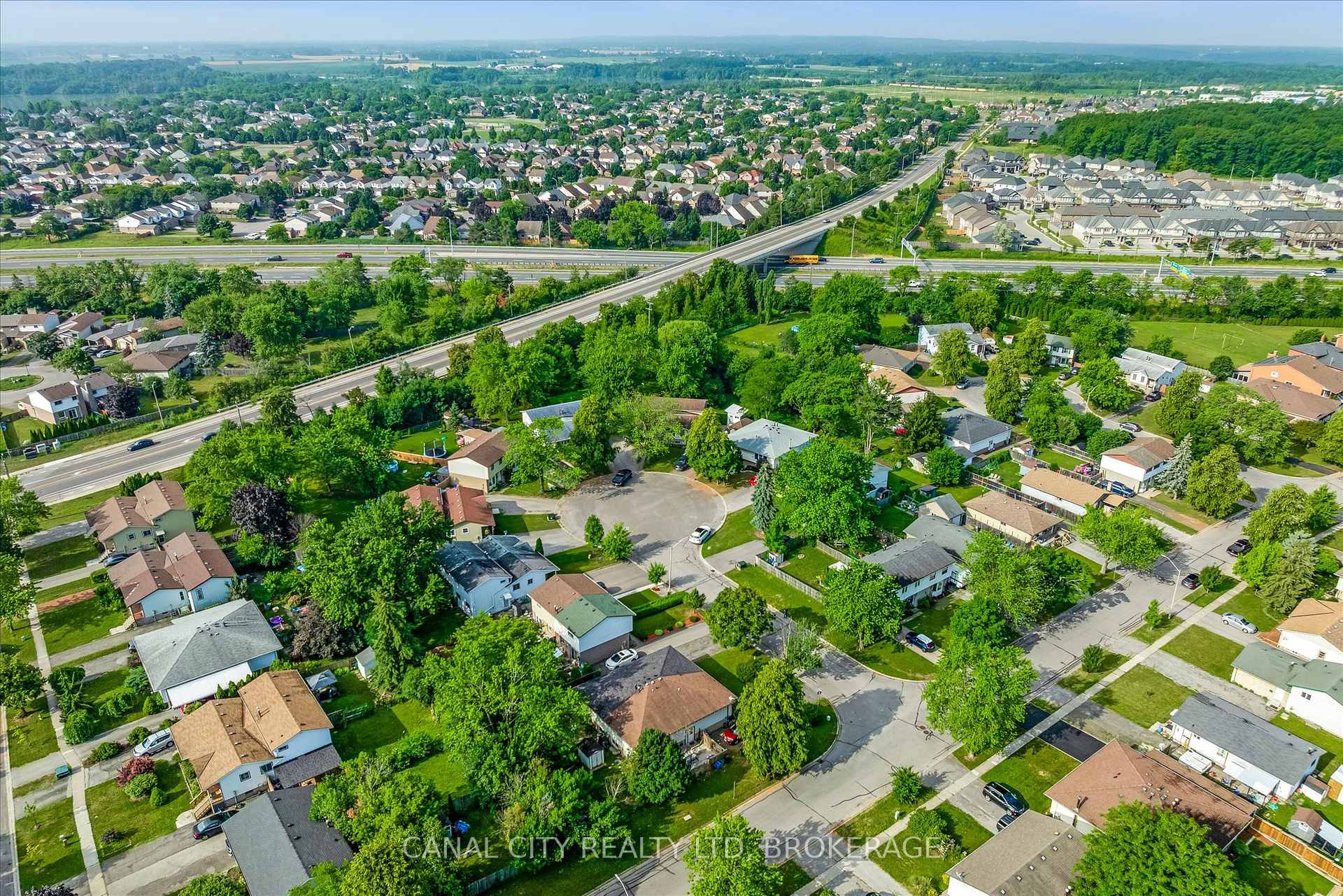 Photo 45 of 10 Baldwin Circle, Thorold, Confederation Heights — HOMEH