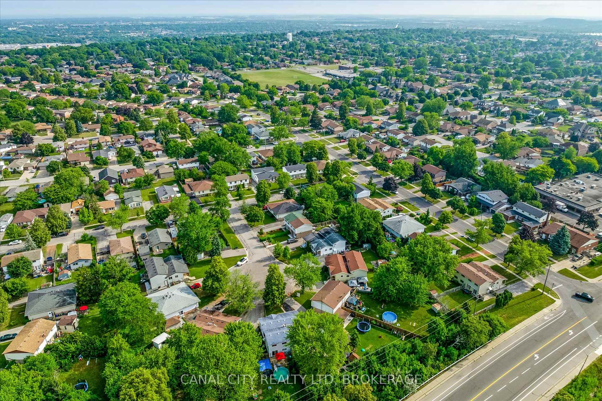 Photo 47 of 10 Baldwin Circle, Thorold, Confederation Heights — HOMEH
