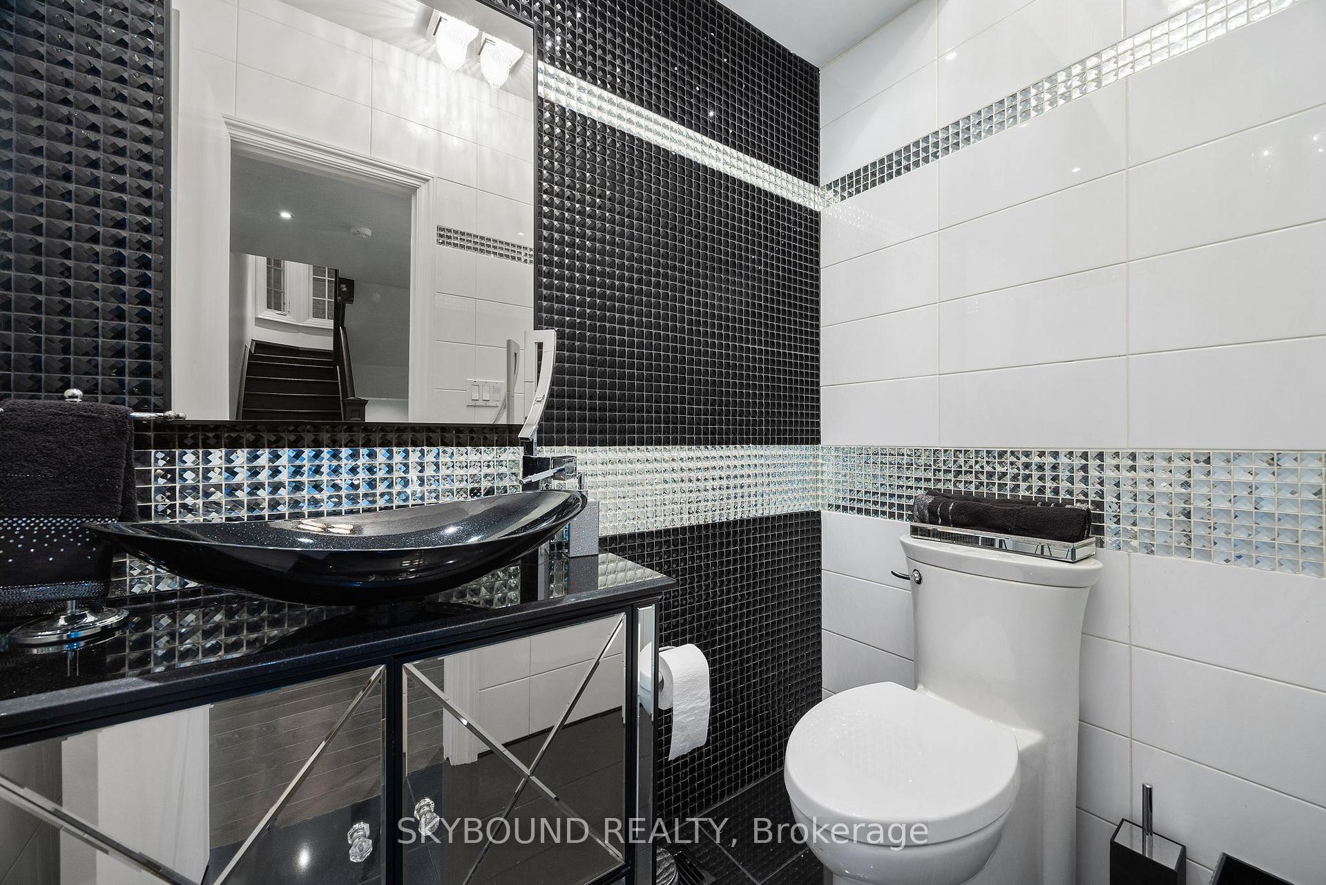 Photo 8 of 20 Fairview Boulevard, Toronto, North Riverdale — HOMEH