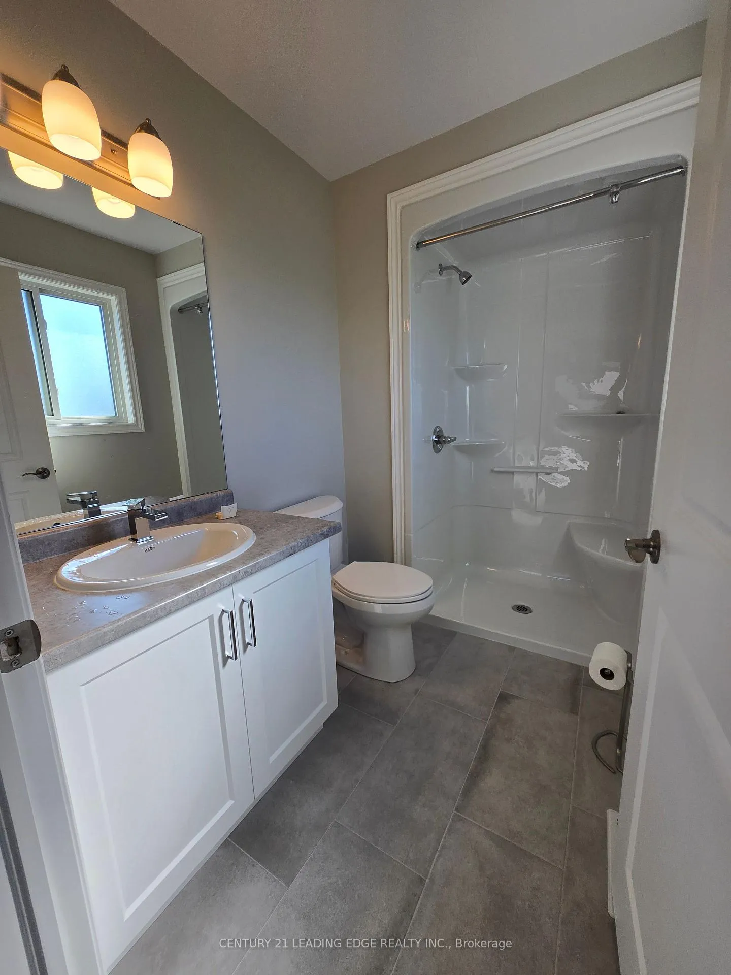 Photo 7 of Unit Upper, 66 Willson Drive, Thorold, Hurricane/Merrittville — HOMEH