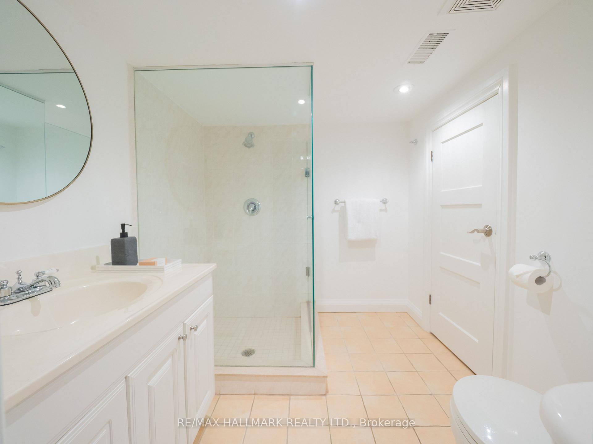 Photo 4 of 925 Logan Avenue, Toronto, Playter Estates-Danforth — HOMEH