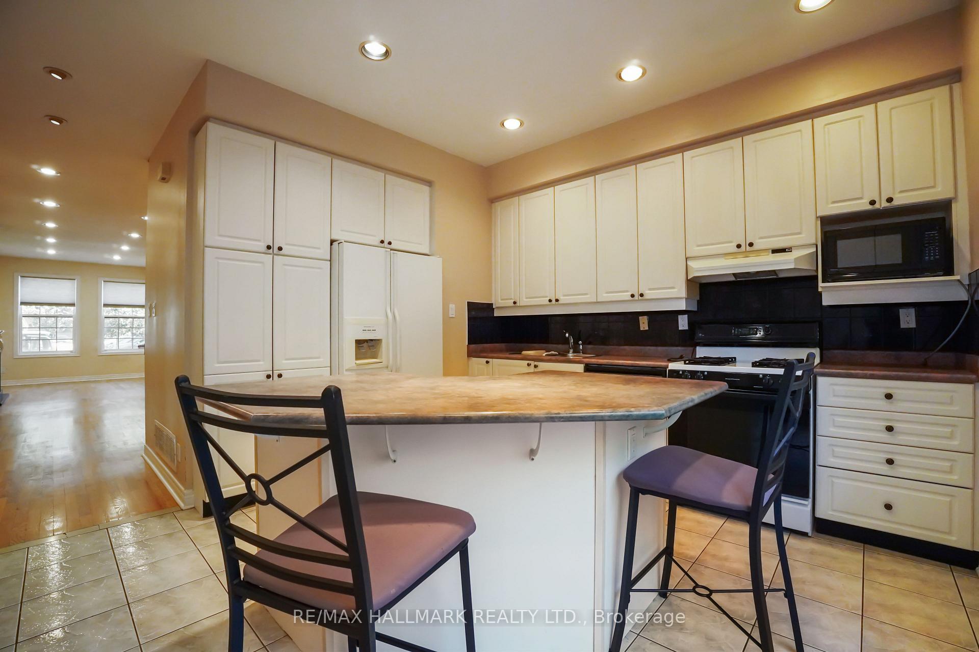 Photo 5 of 230 George Street, Toronto, Moss Park — HOMEH