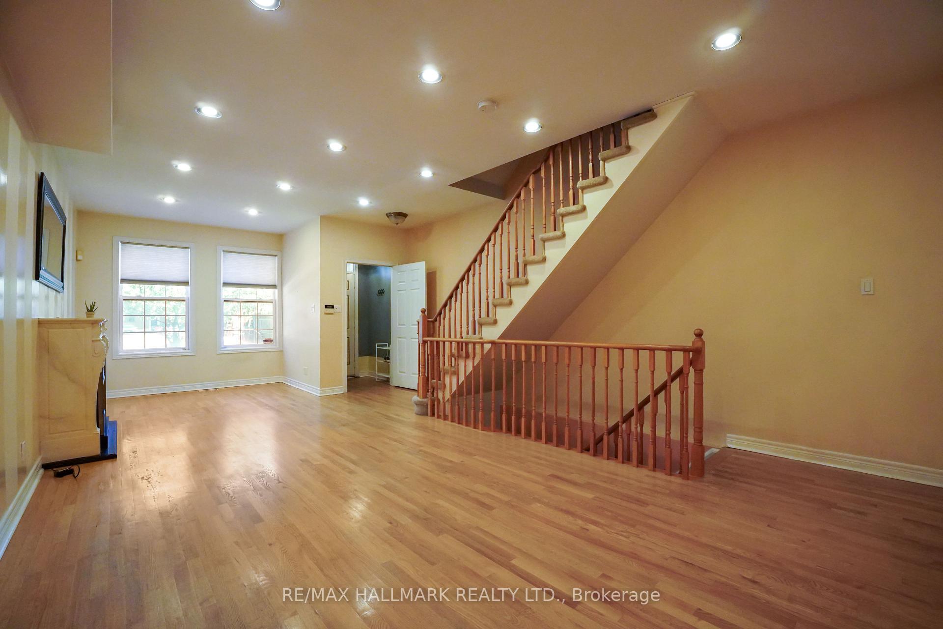Photo 6 of 230 George Street, Toronto, Moss Park — HOMEH
