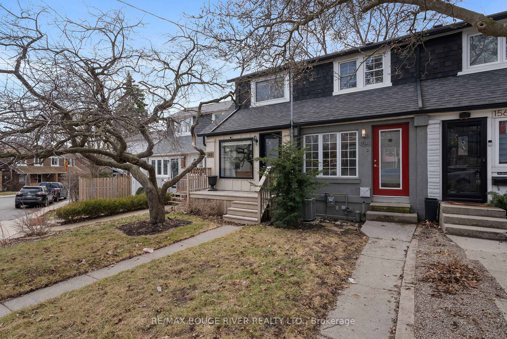 Photo 3 of 154 Elmer Avenue, Toronto, The Beaches — HOMEH