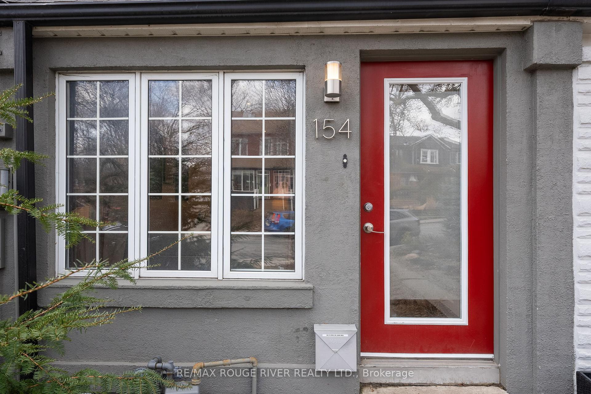 Photo 4 of 154 Elmer Avenue, Toronto, The Beaches — HOMEH