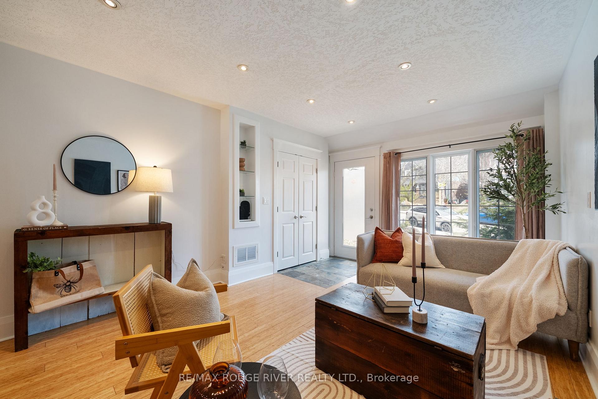 Photo 10 of 154 Elmer Avenue, Toronto, The Beaches — HOMEH