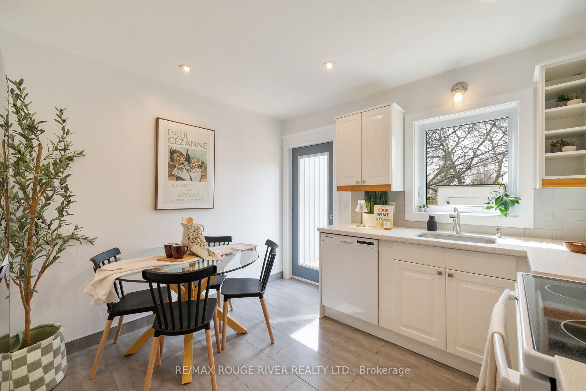 Photo 11 of 154 Elmer Avenue, Toronto, The Beaches — HOMEH