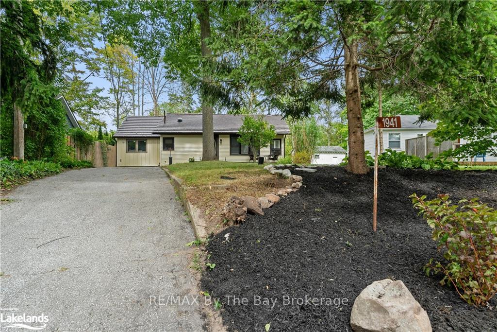 Photo 35 of 1941 Tiny Beaches Road S, Tiny, Rural Tiny — HOMEH