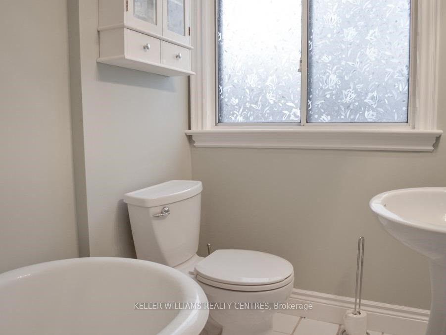 Photo 19 of Unit Main, 70 Ashdale Avenue, Toronto, Greenwood-Coxwell — HOMEH