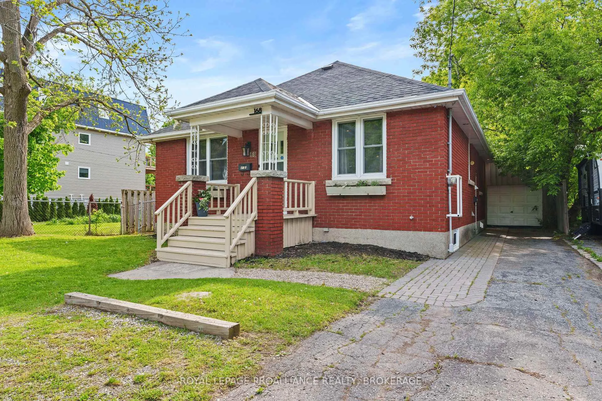 Photo 2 of 168 MacDonnell Street, Kingston, Central City East — HOMEH