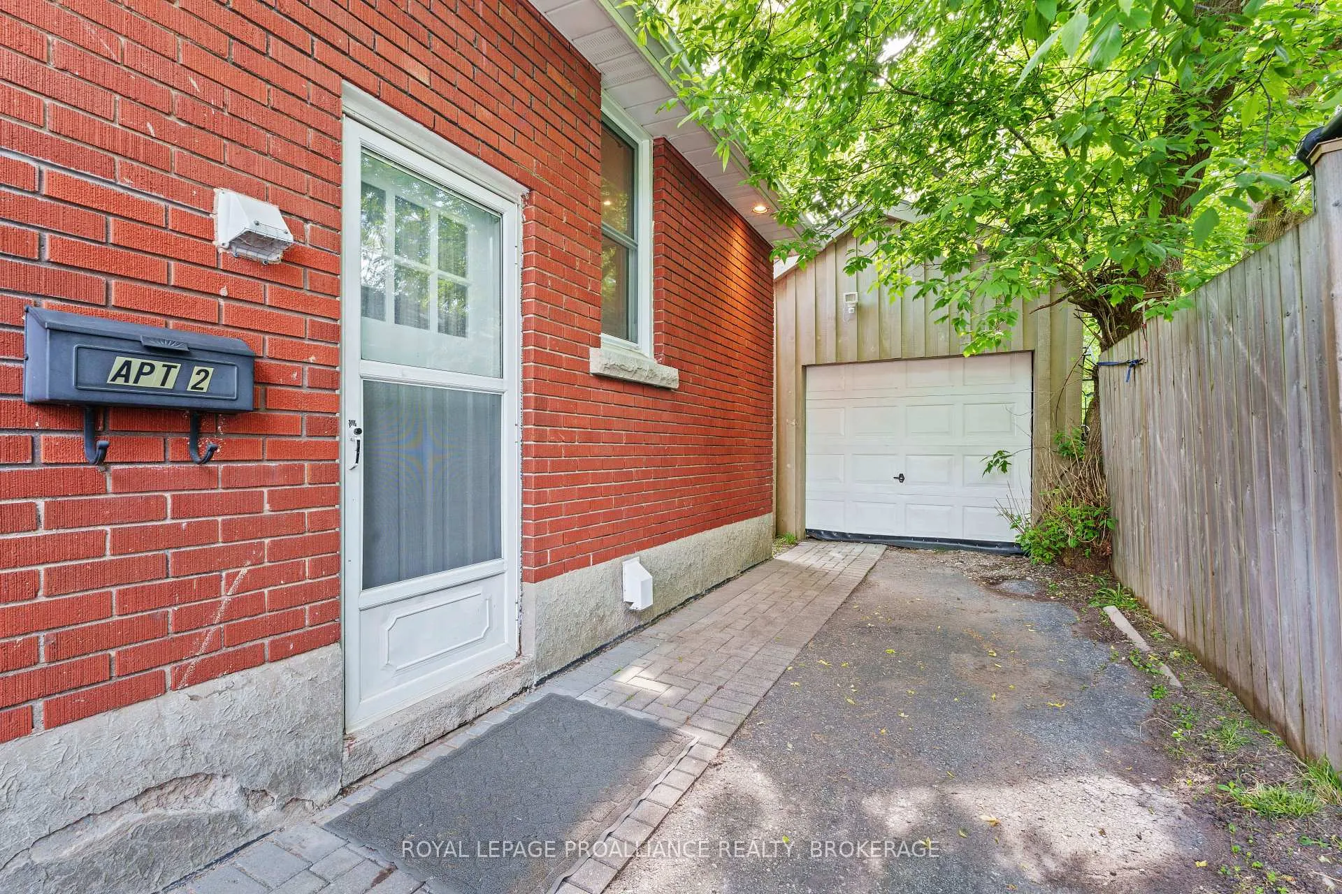 Photo 3 of 168 MacDonnell Street, Kingston, Central City East — HOMEH