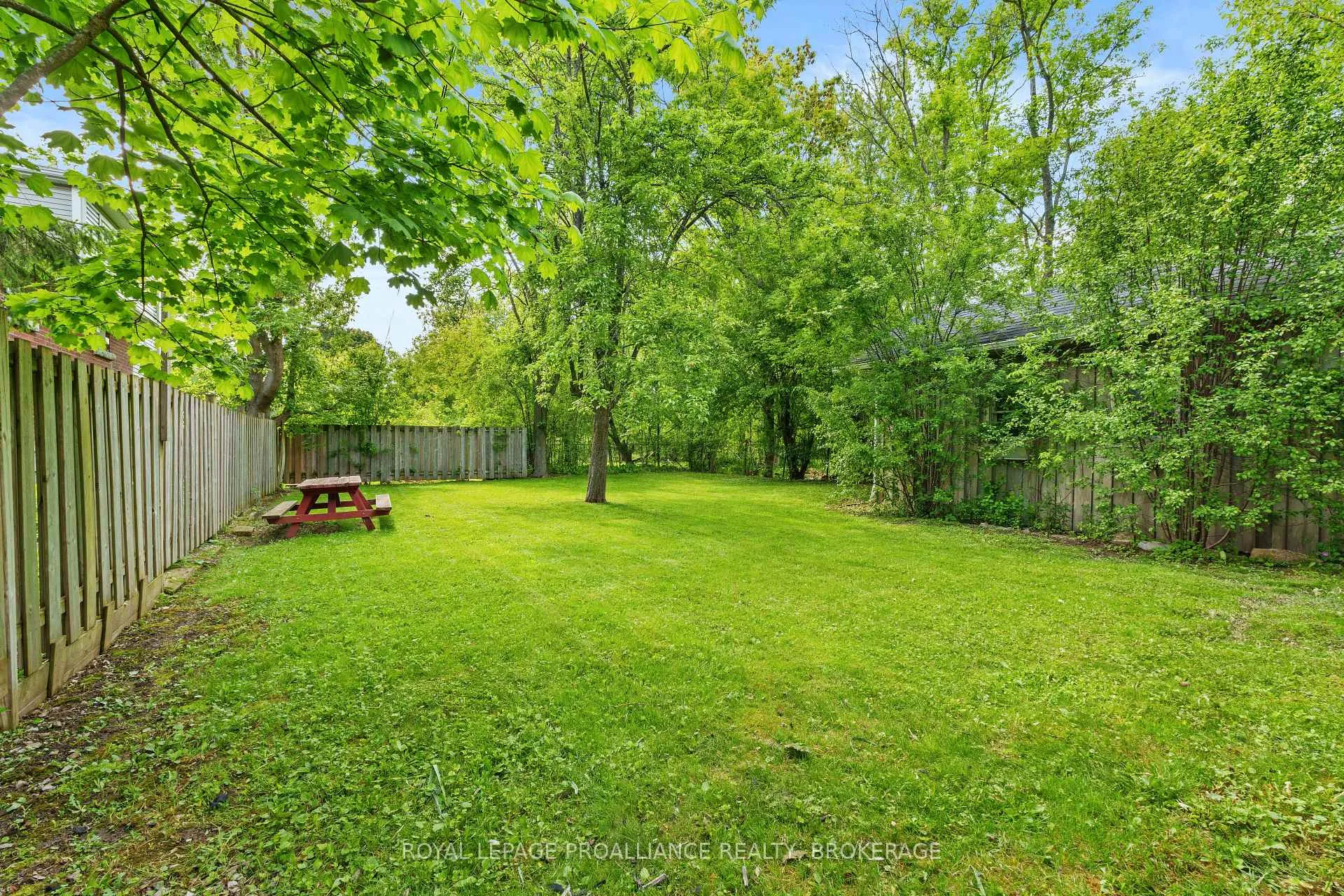 Photo 4 of 168 MacDonnell Street, Kingston, Central City East — HOMEH