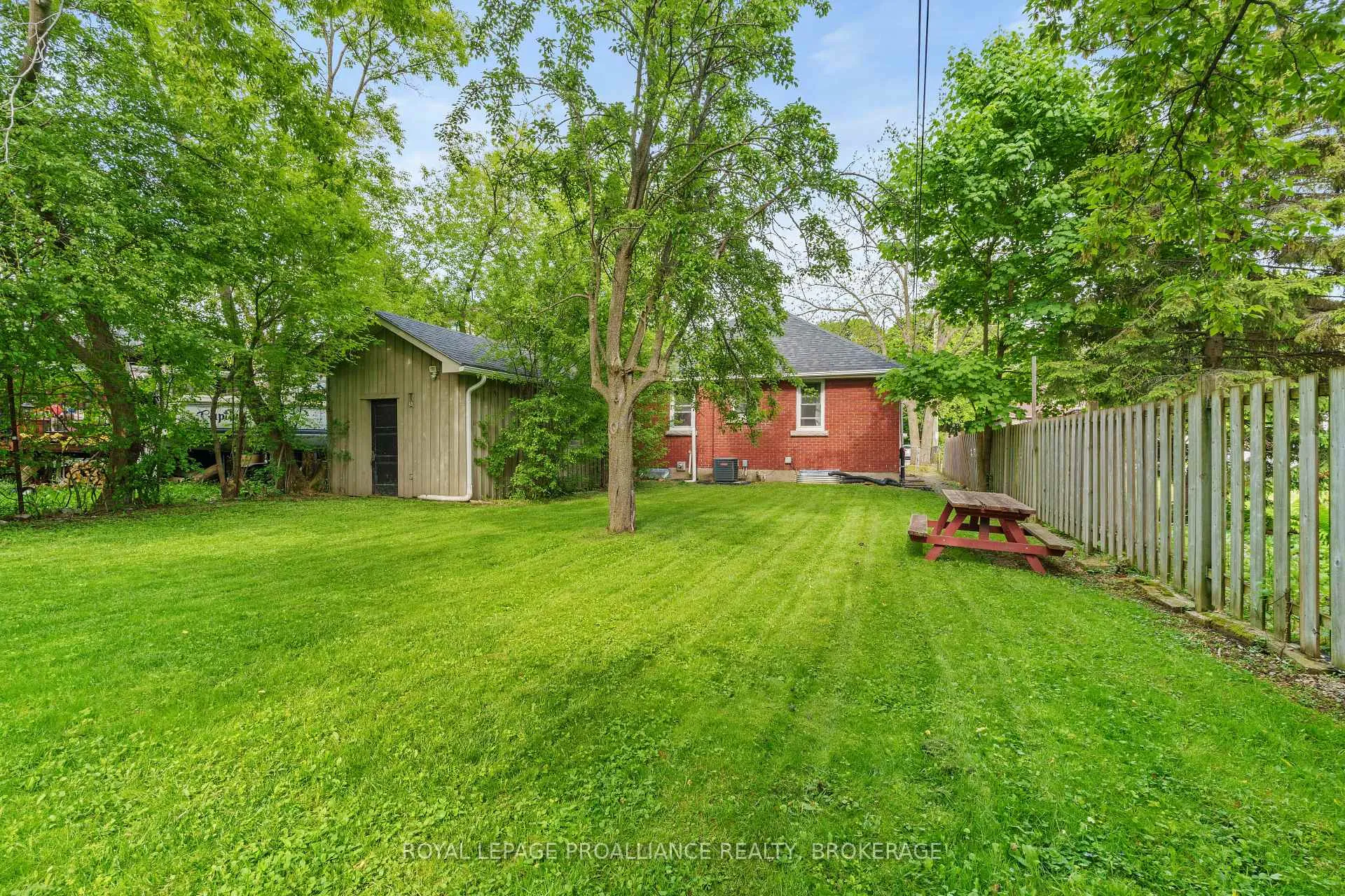 Photo 5 of 168 MacDonnell Street, Kingston, Central City East — HOMEH