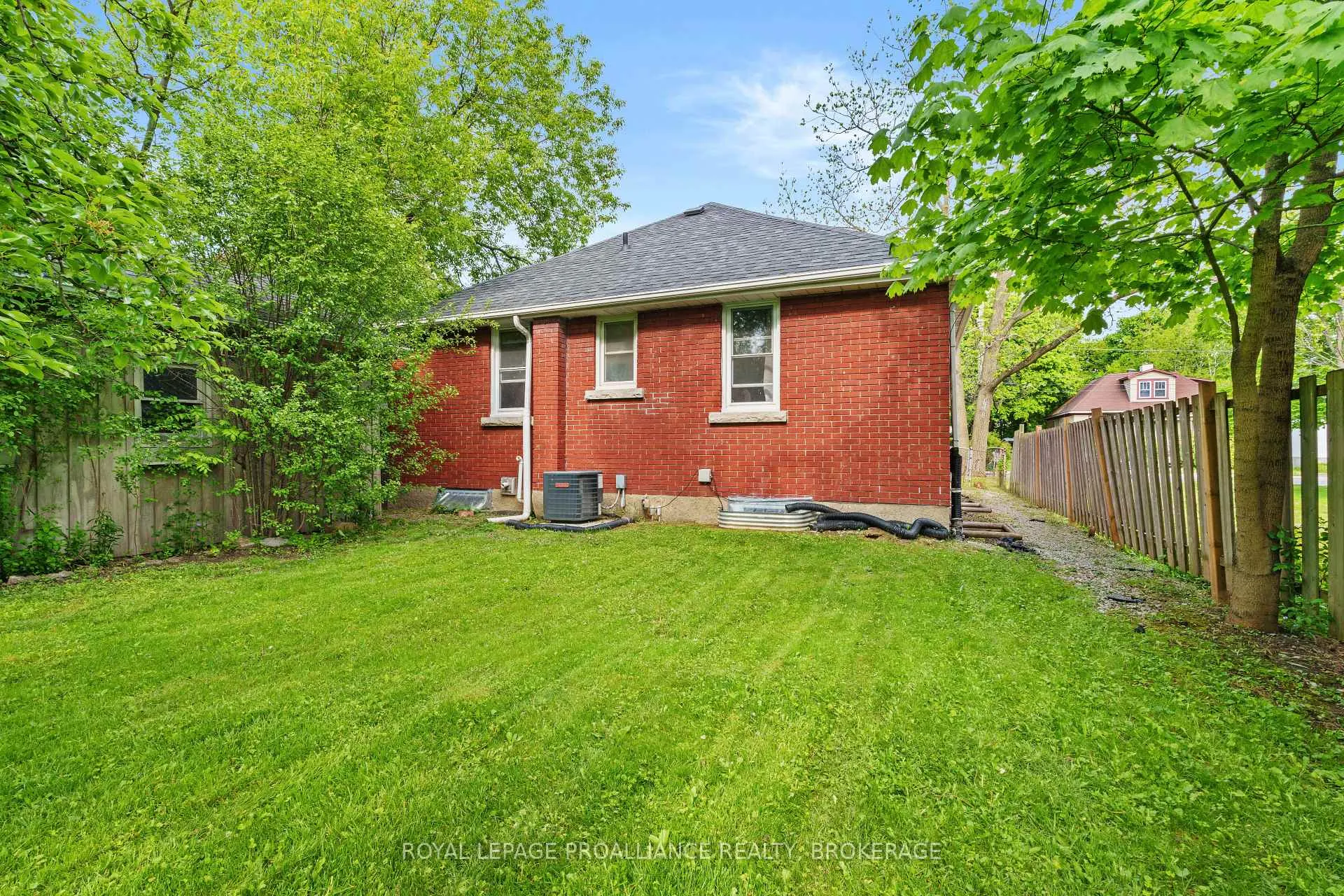 Photo 7 of 168 MacDonnell Street, Kingston, Central City East — HOMEH
