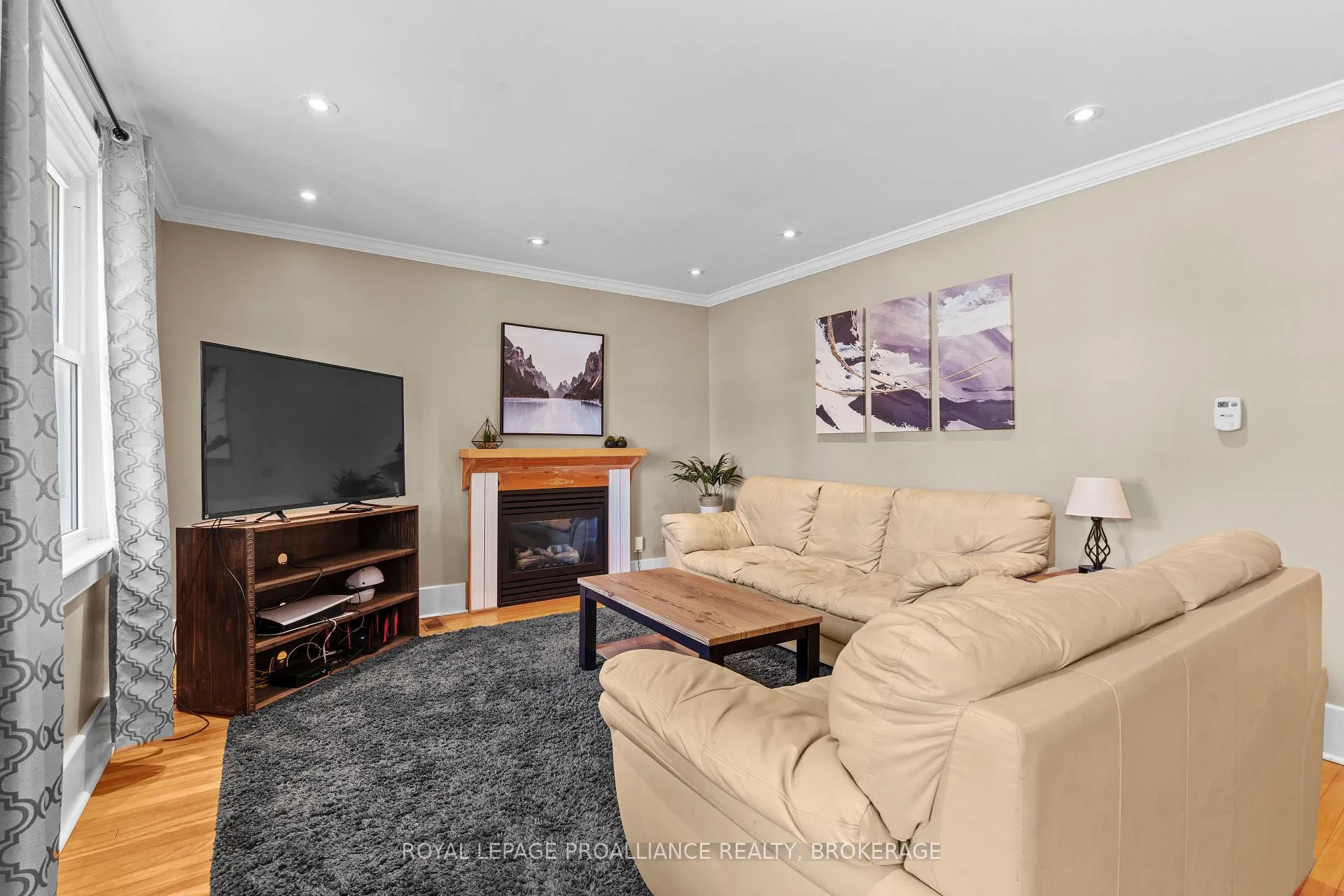 Photo 8 of 168 MacDonnell Street, Kingston, Central City East — HOMEH