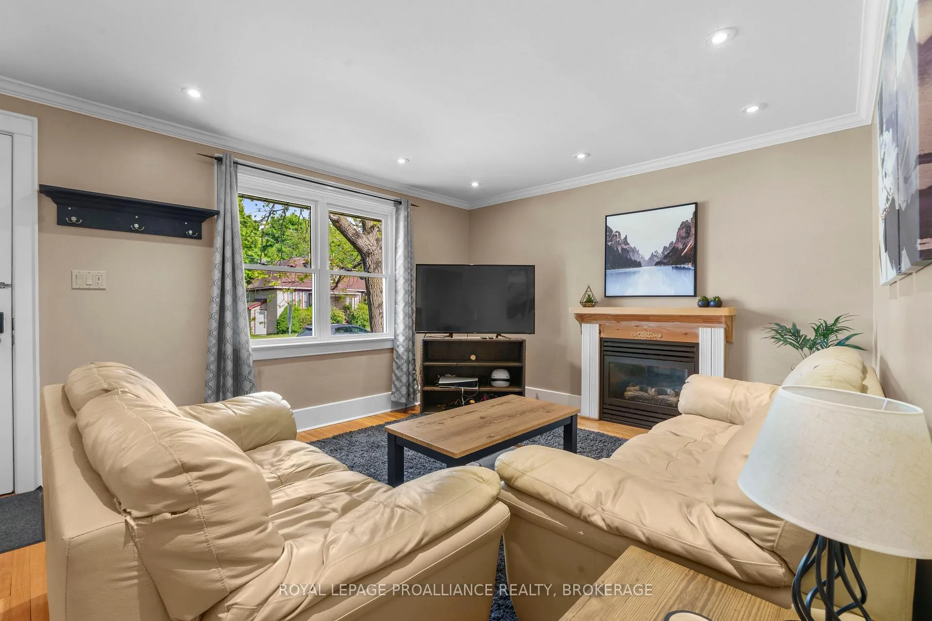 Photo 9 of 168 MacDonnell Street, Kingston, Central City East — HOMEH