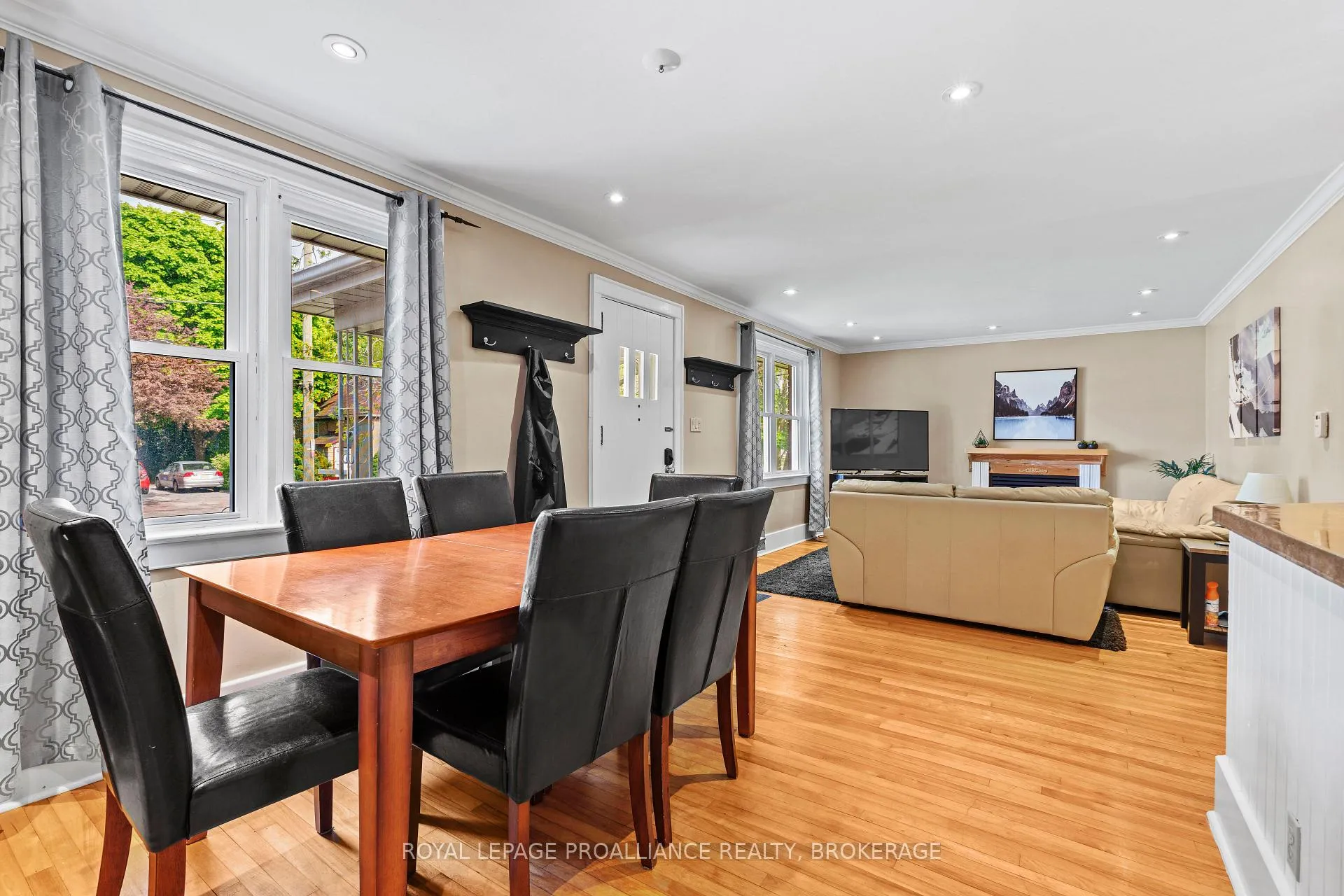 Photo 11 of 168 MacDonnell Street, Kingston, Central City East — HOMEH