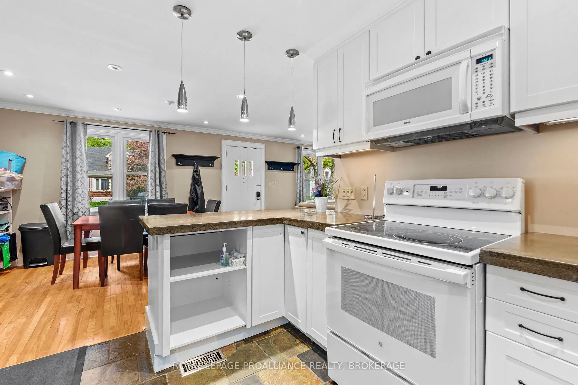 Photo 14 of 168 MacDonnell Street, Kingston, Central City East — HOMEH