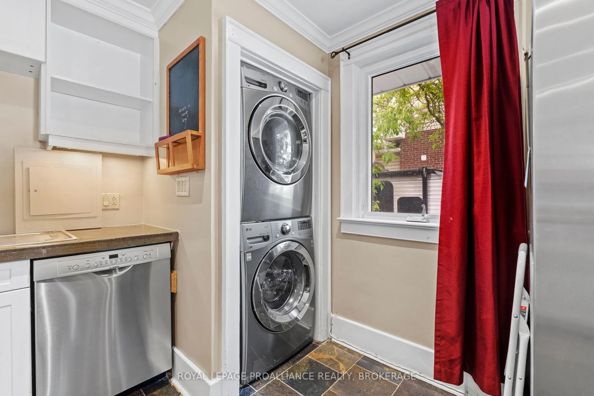 Photo 16 of 168 MacDonnell Street, Kingston, Central City East — HOMEH