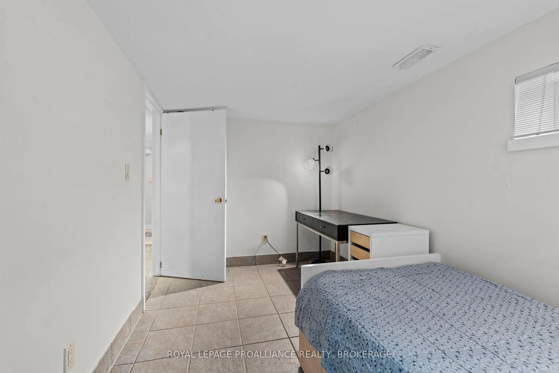 Photo 32 of 168 MacDonnell Street, Kingston, Central City East — HOMEH