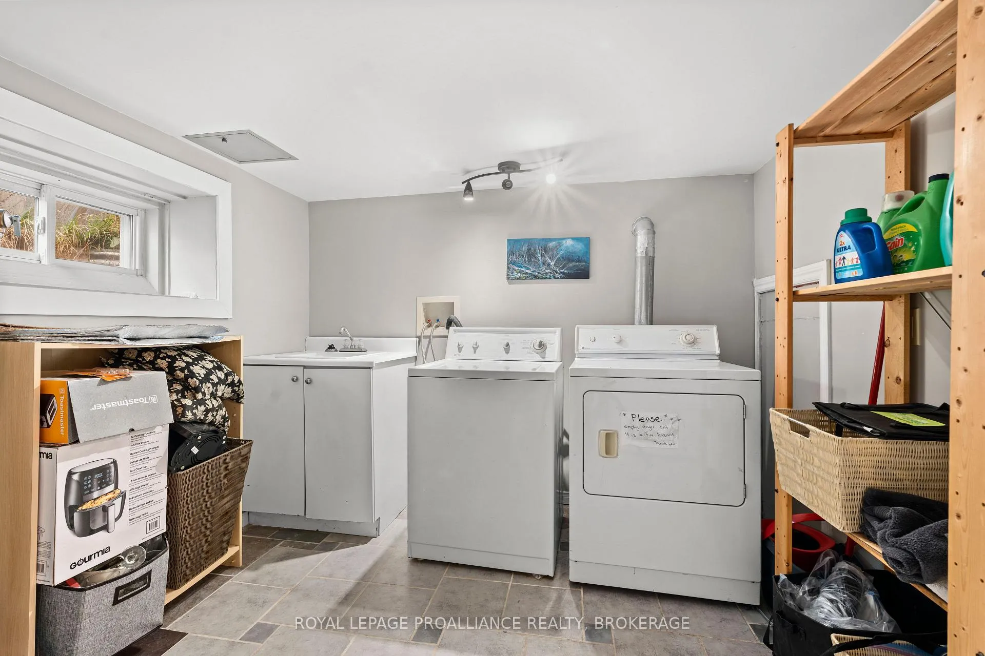Photo 33 of 168 MacDonnell Street, Kingston, Central City East — HOMEH