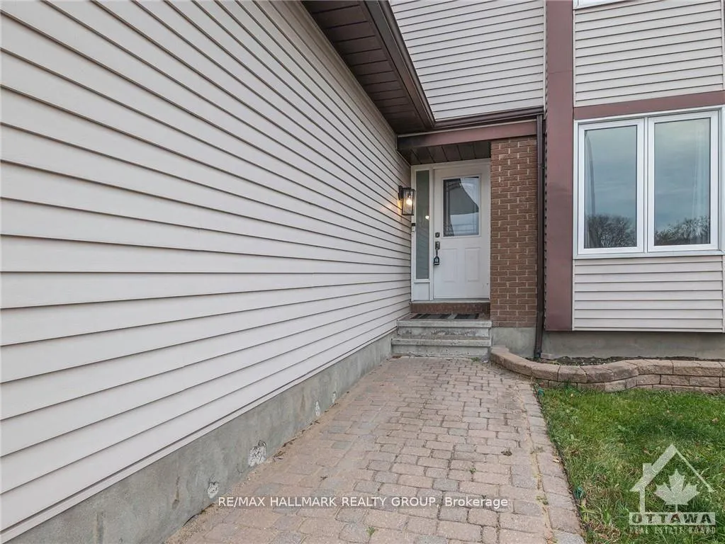 Photo 3 of 1834 D'Amour Crescent, Ottawa, Chateauneuf — HOMEH