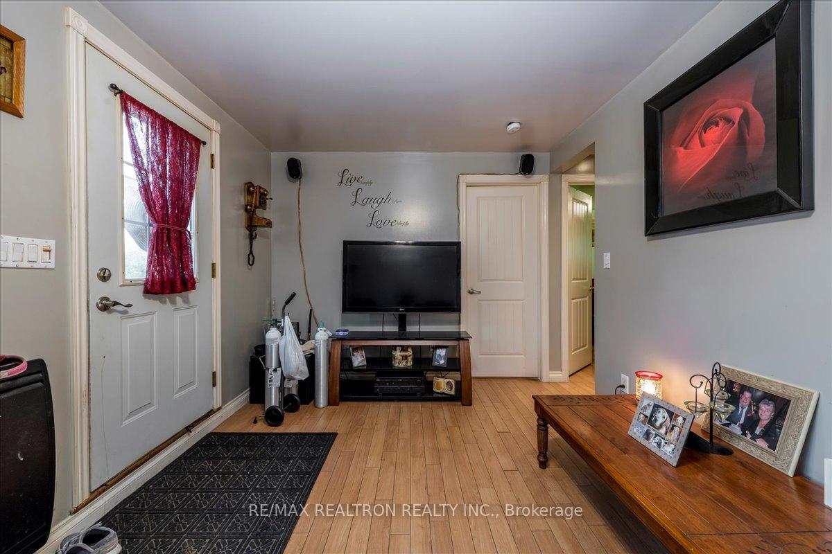Photo 3 of 522 Helen Duncan Street, Tay, Port McNicoll — HOMEH