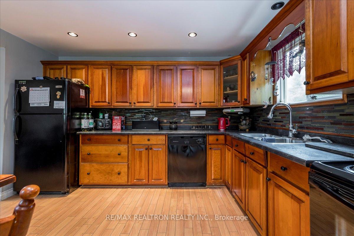 Photo 8 of 522 Helen Duncan Street, Tay, Port McNicoll — HOMEH
