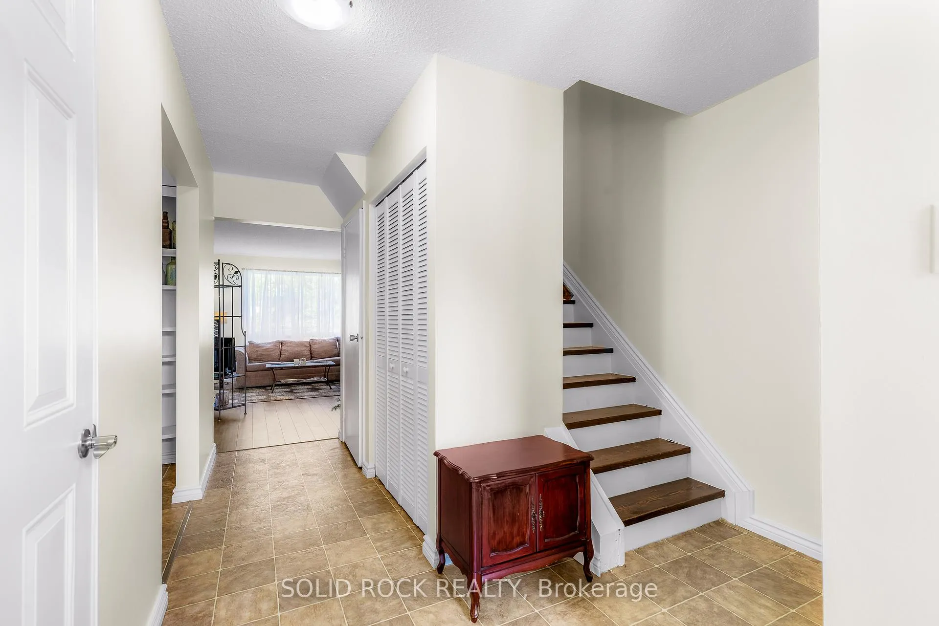 Photo 6 of 29 Windfield Crescent, Kingston, Kingston East (Incl Barret Crt) — HOMEH