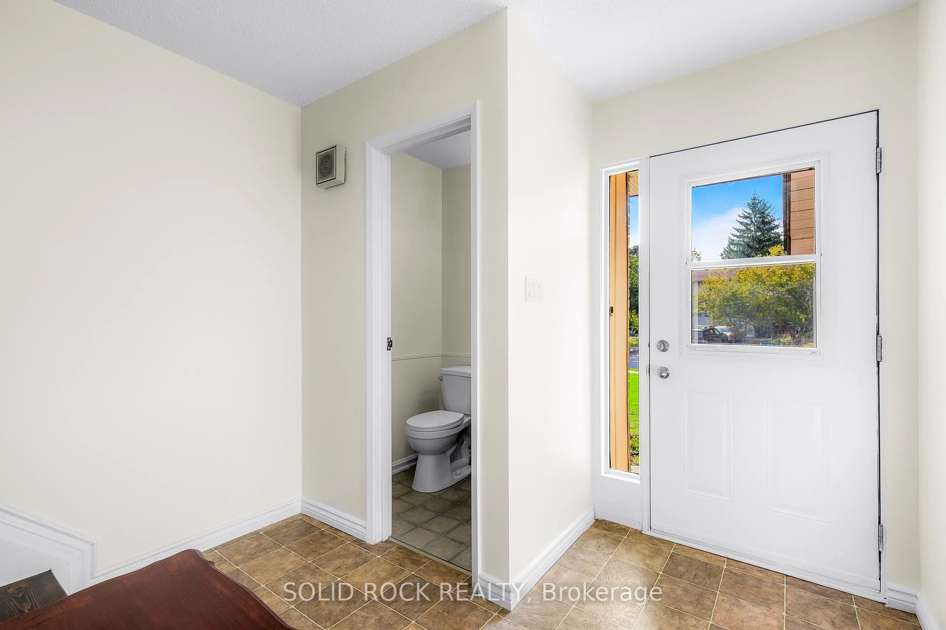 Photo 7 of 29 Windfield Crescent, Kingston, Kingston East (Incl Barret Crt) — HOMEH