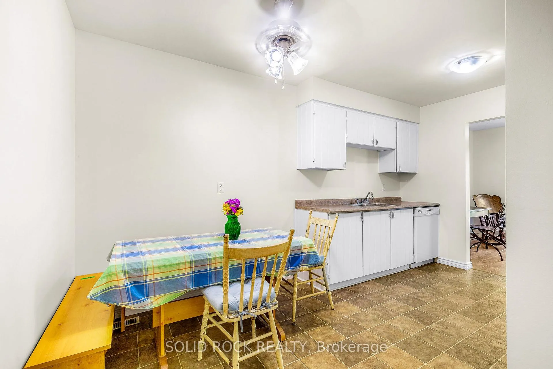 Photo 8 of 29 Windfield Crescent, Kingston, Kingston East (Incl Barret Crt) — HOMEH