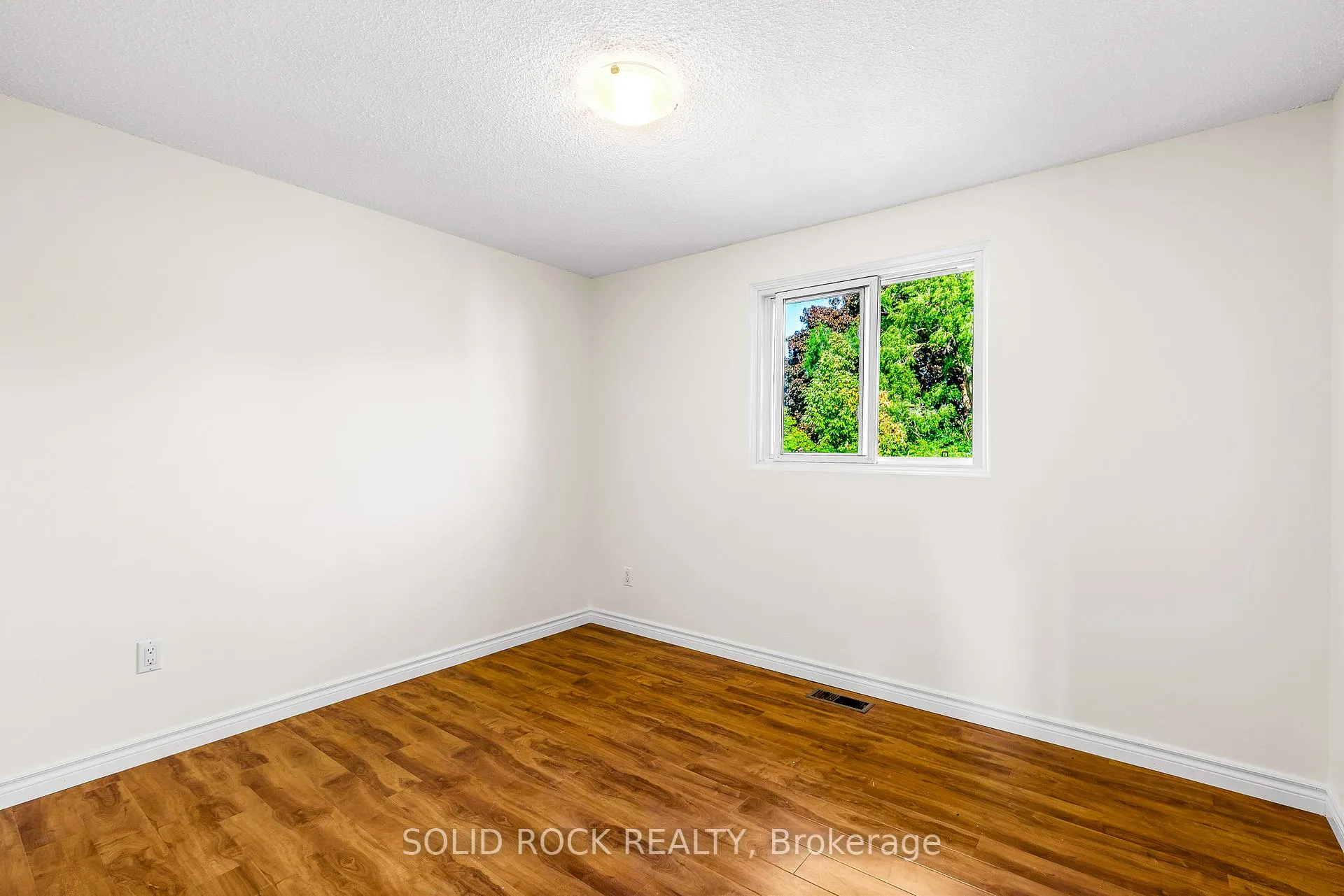 Photo 19 of 29 Windfield Crescent, Kingston, Kingston East (Incl Barret Crt) — HOMEH