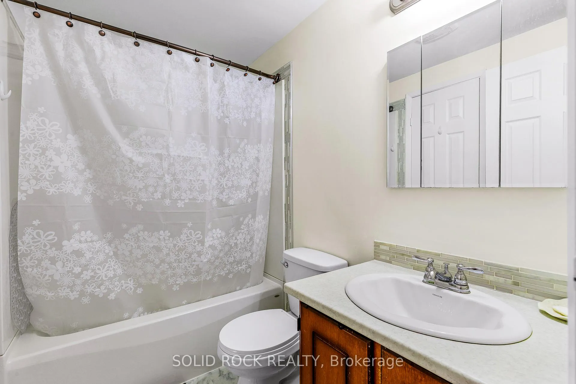 Photo 22 of 29 Windfield Crescent, Kingston, Kingston East (Incl Barret Crt) — HOMEH