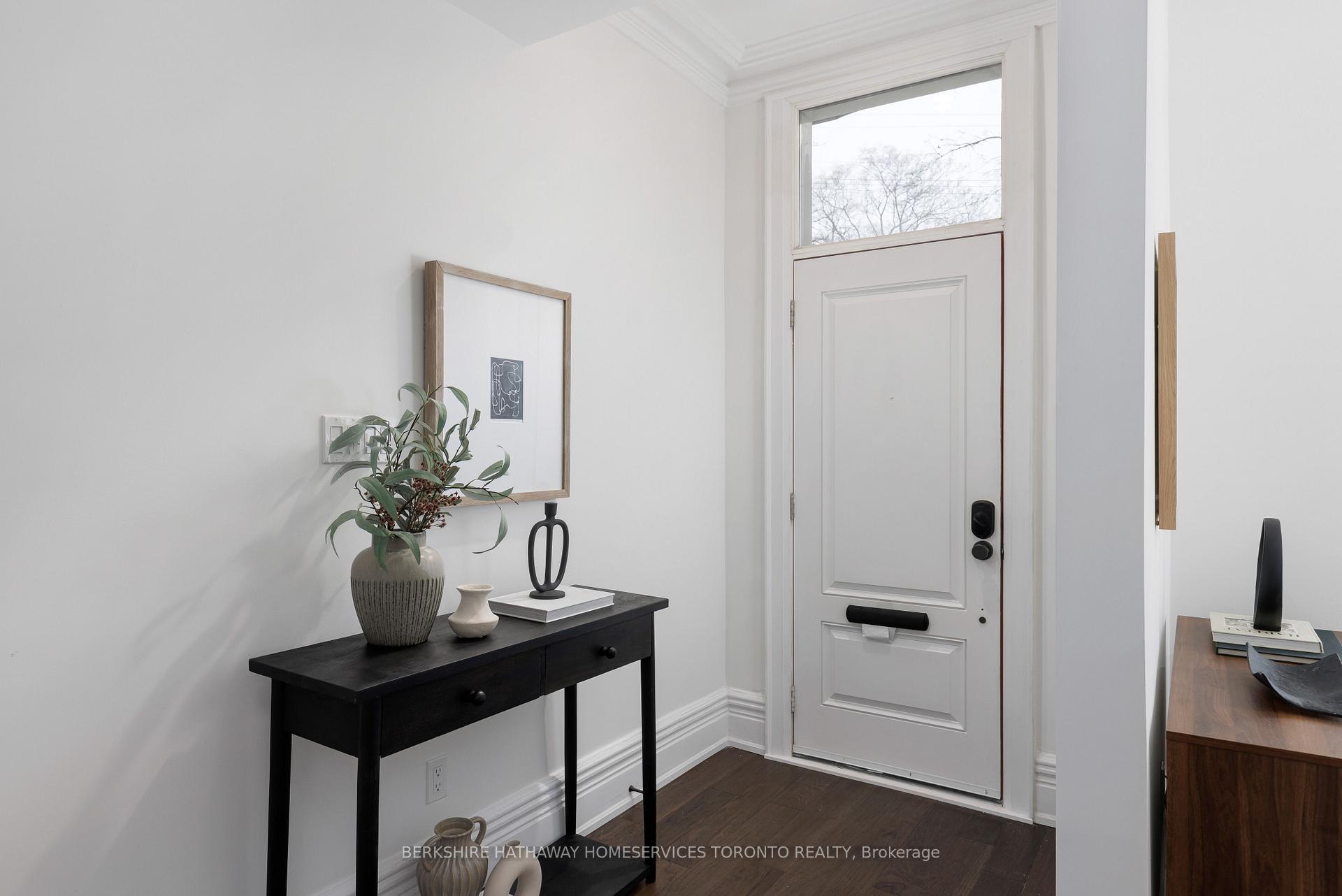 Photo 4 of 200 Macpherson Avenue, Toronto, The Annex — HOMEH