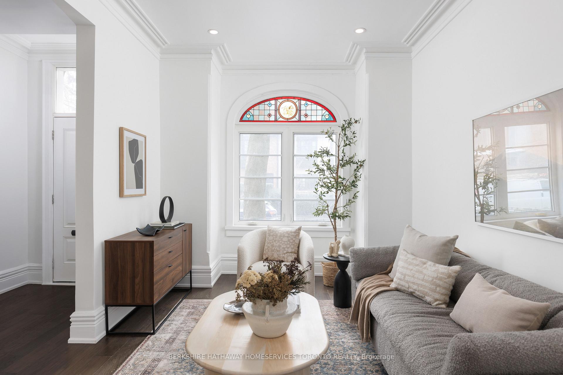 Photo 5 of 200 Macpherson Avenue, Toronto, The Annex — HOMEH