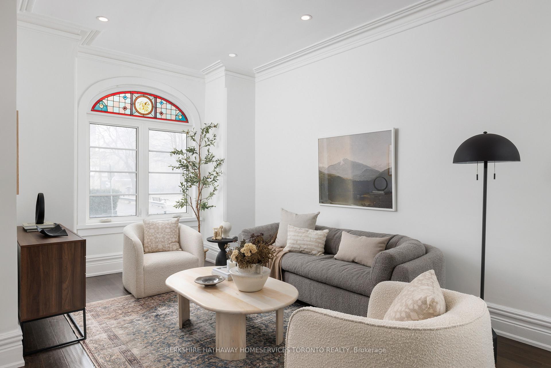 Photo 6 of 200 Macpherson Avenue, Toronto, The Annex — HOMEH