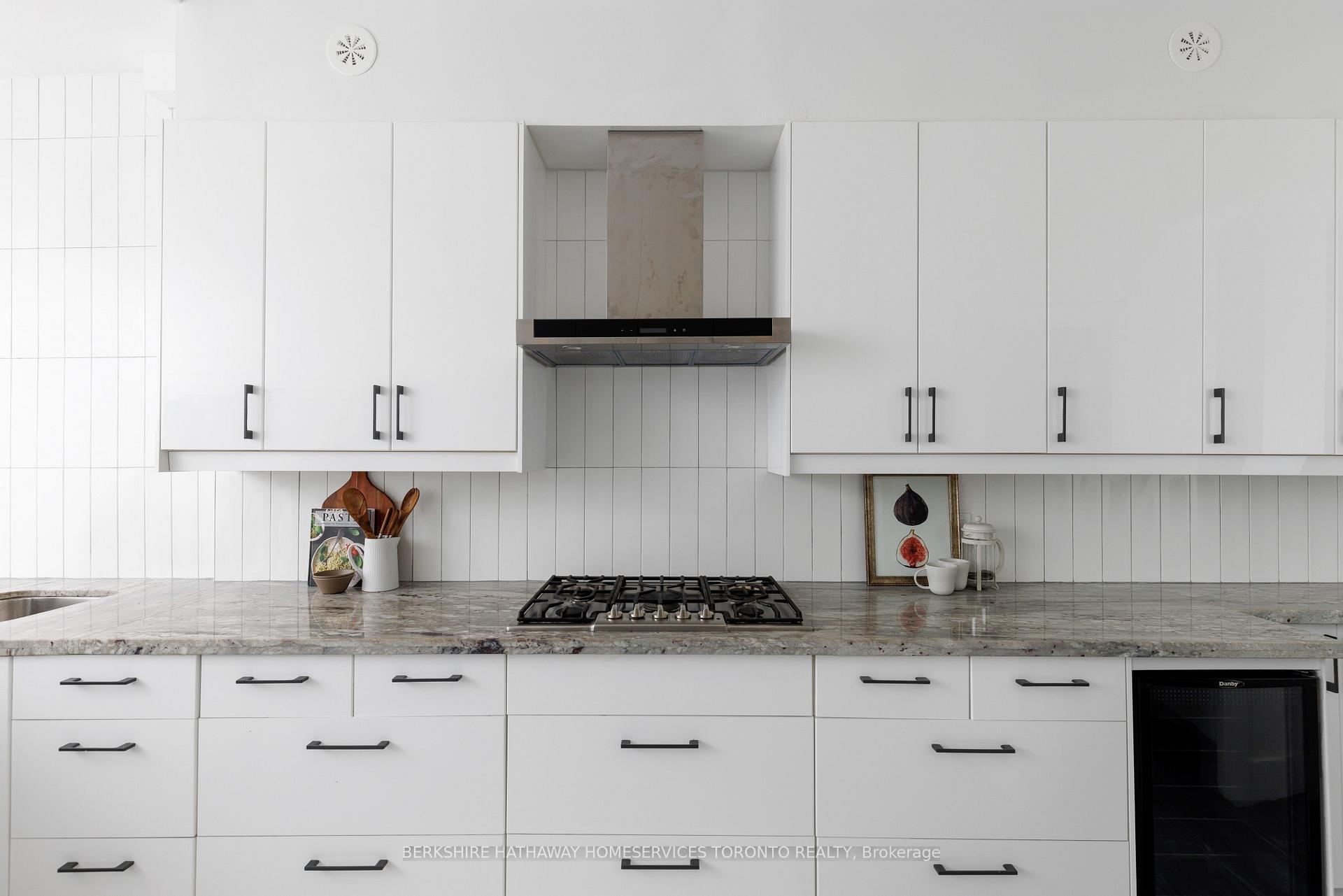 Photo 13 of 200 Macpherson Avenue, Toronto, The Annex — HOMEH
