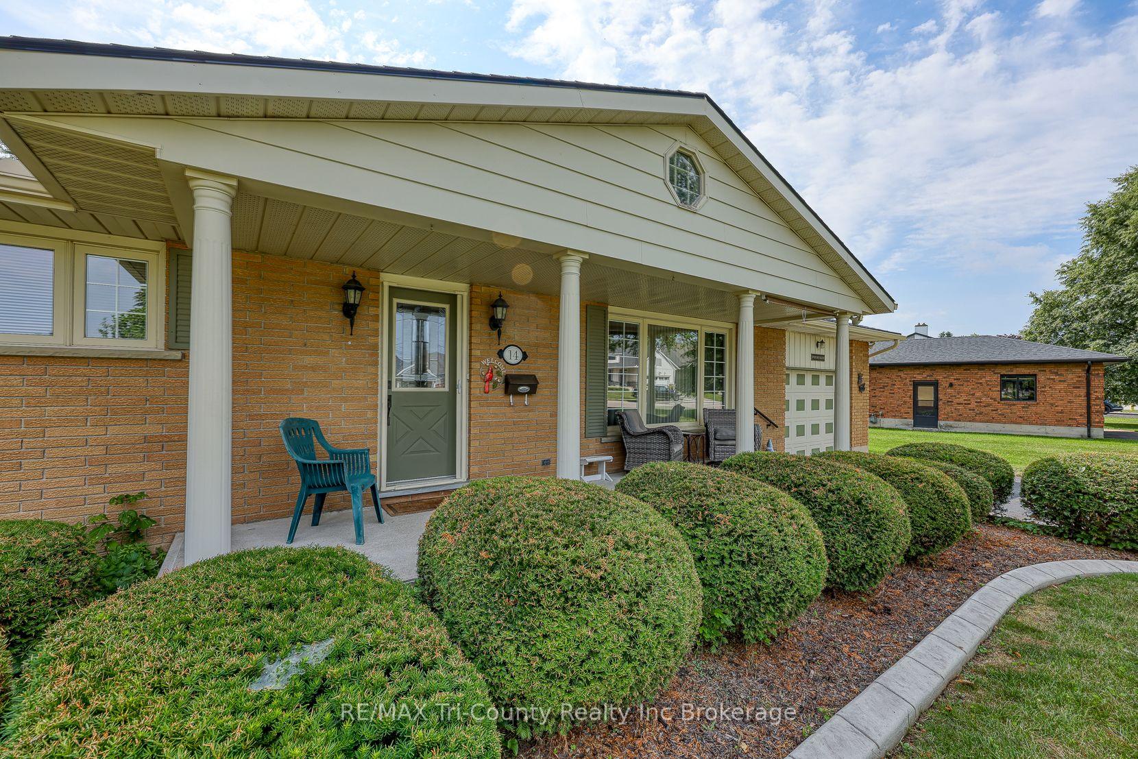 Photo 5 of 14 Lowrie Crescent, Tillsonburg — HOMEH