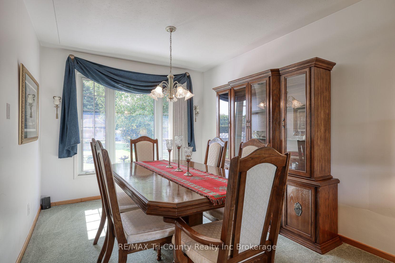 Photo 10 of 14 Lowrie Crescent, Tillsonburg — HOMEH