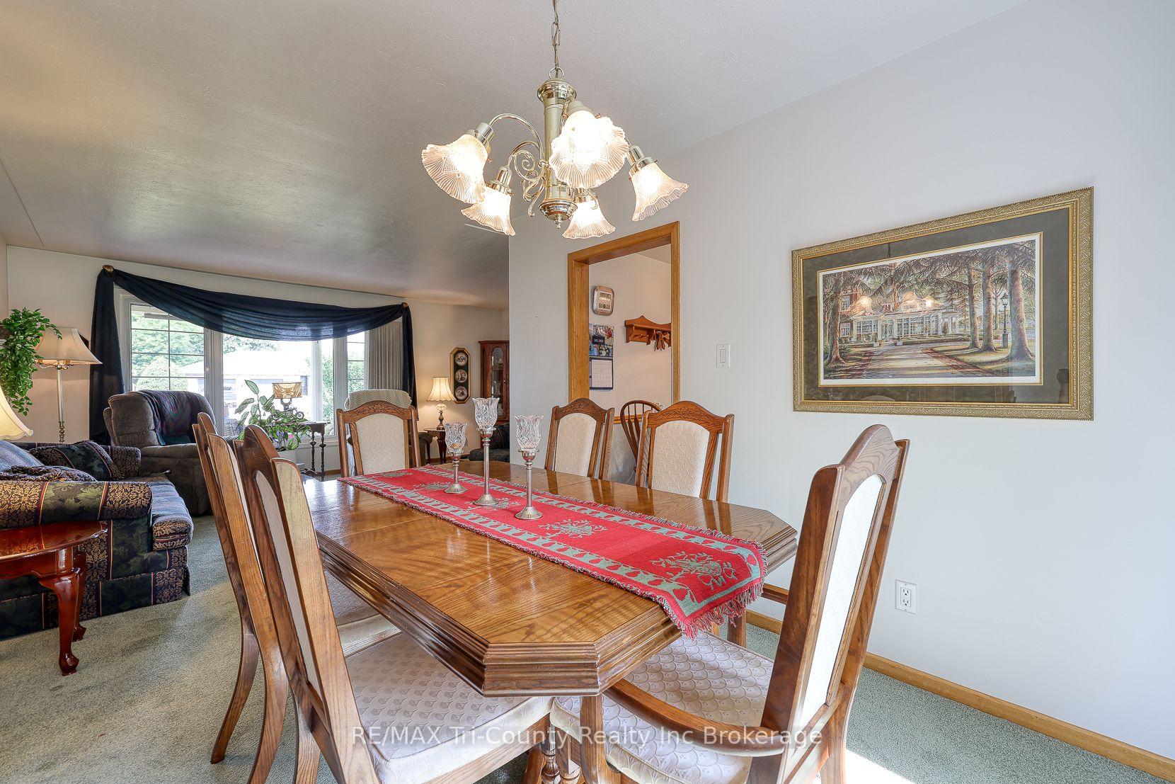 Photo 11 of 14 Lowrie Crescent, Tillsonburg — HOMEH