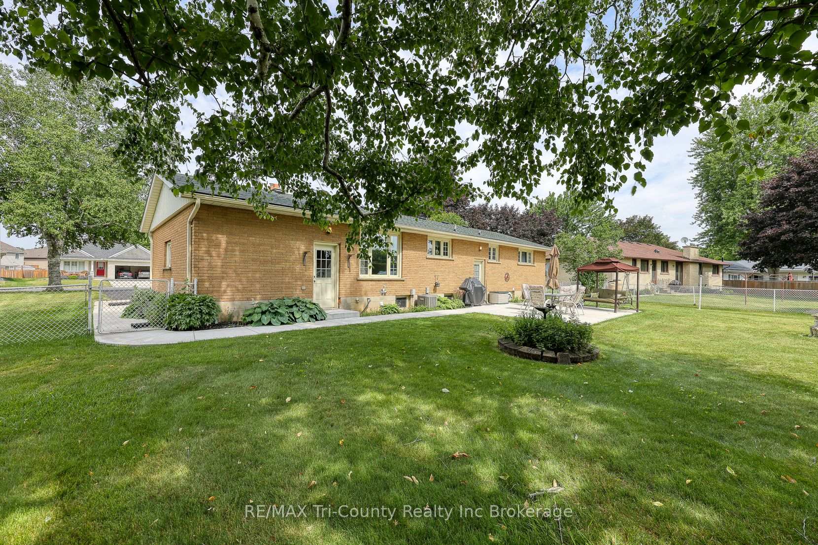 Photo 35 of 14 Lowrie Crescent, Tillsonburg — HOMEH