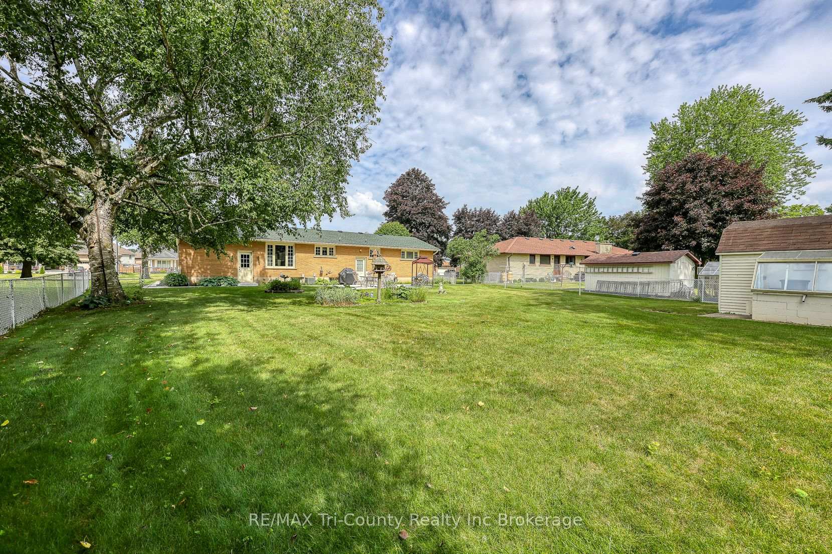 Photo 37 of 14 Lowrie Crescent, Tillsonburg — HOMEH
