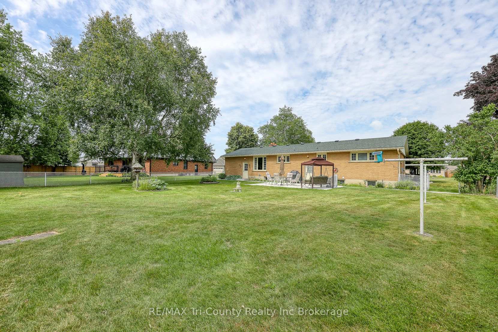 Photo 39 of 14 Lowrie Crescent, Tillsonburg — HOMEH