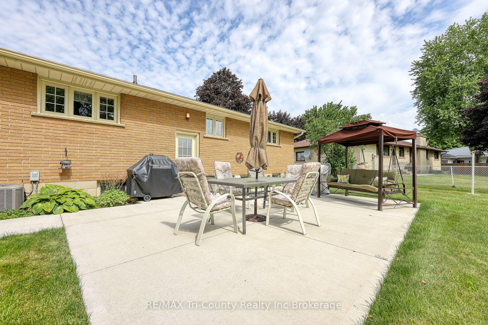 Photo 42 of 14 Lowrie Crescent, Tillsonburg — HOMEH