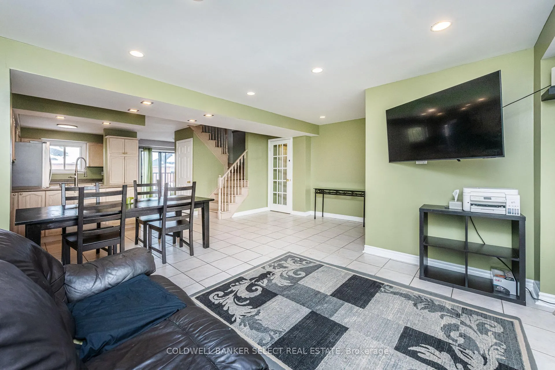 Photo 5 of 427 Kingsview Drive, Caledon, Bolton North — HOMEH