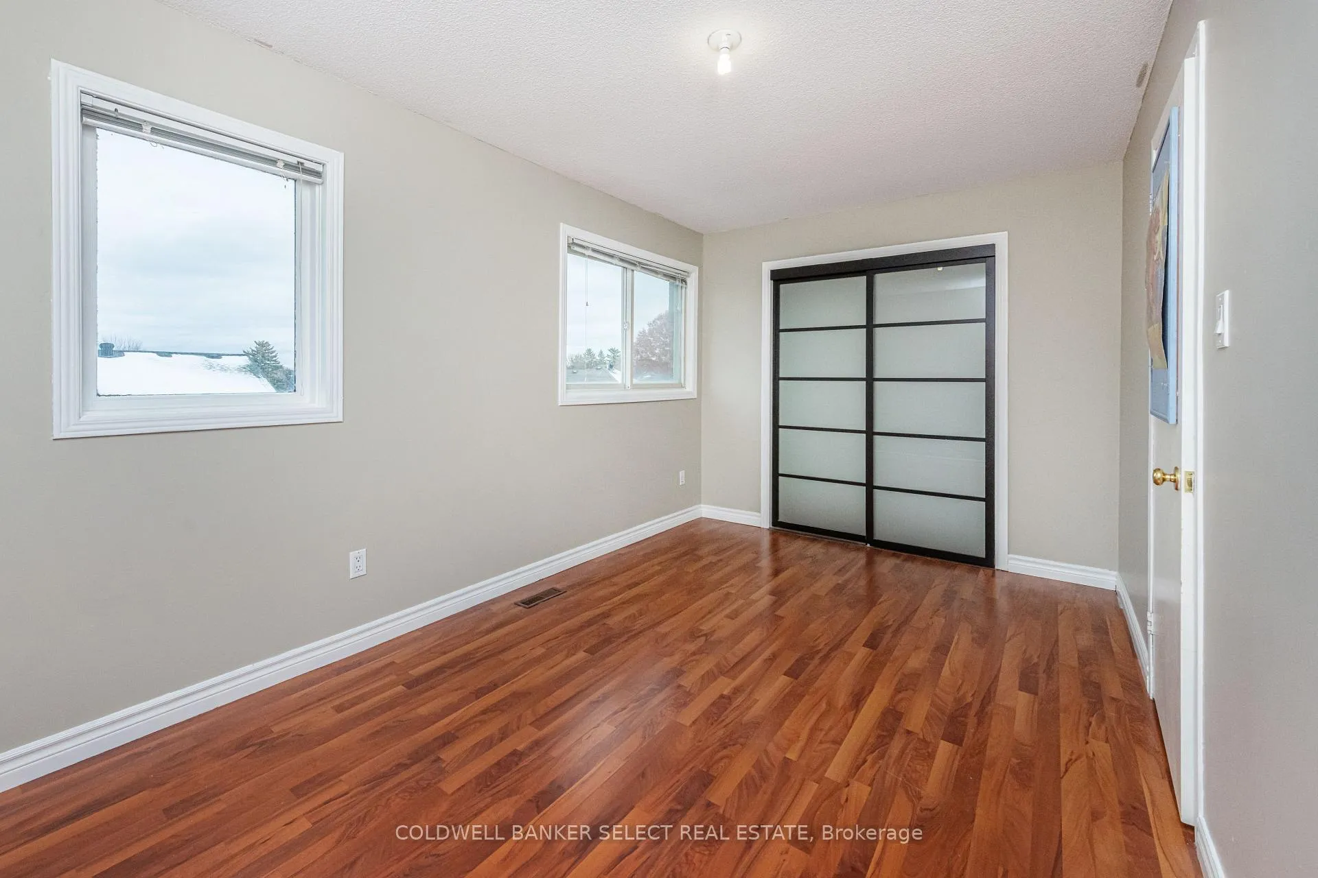 Photo 13 of 427 Kingsview Drive, Caledon, Bolton North — HOMEH