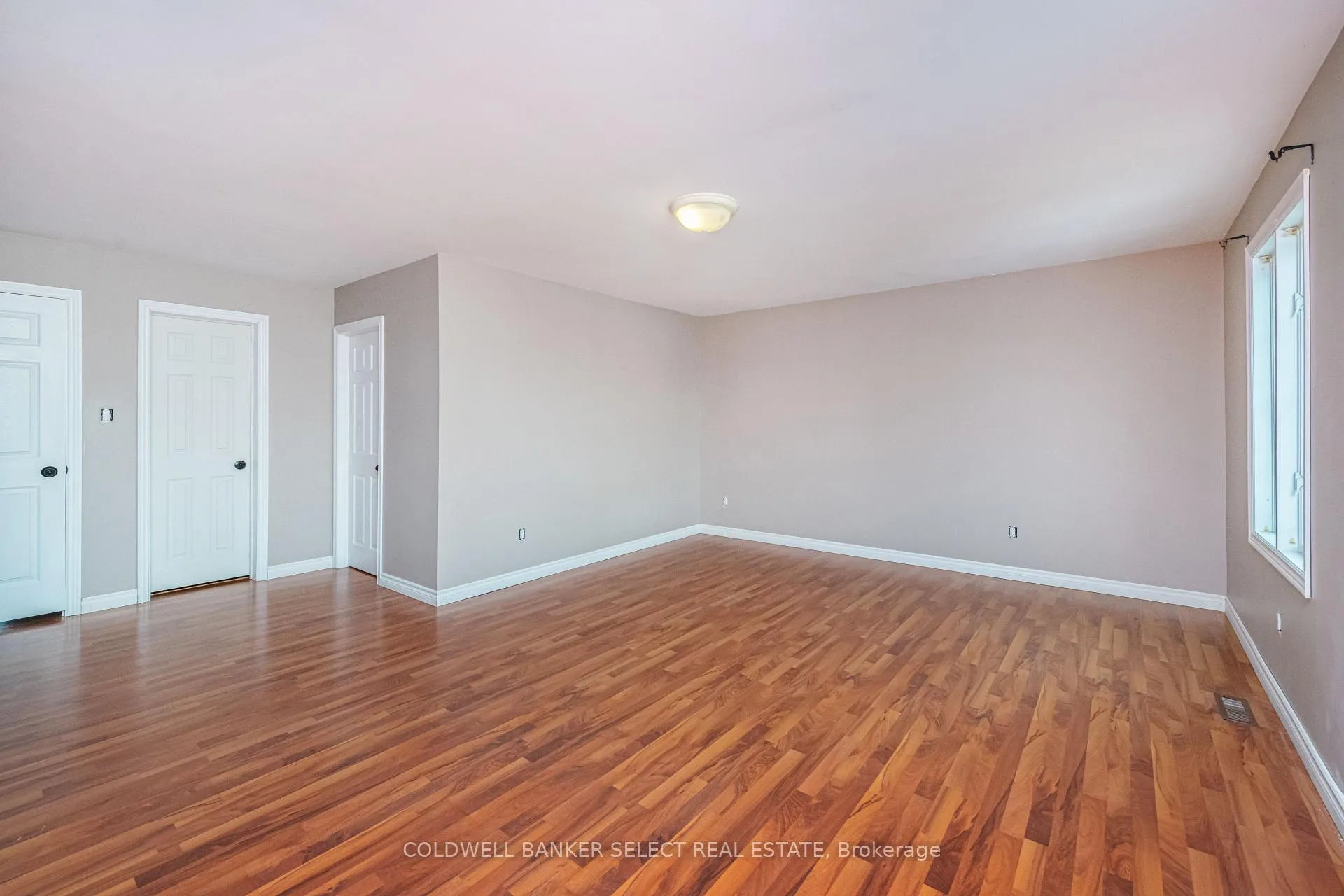 Photo 17 of 427 Kingsview Drive, Caledon, Bolton North — HOMEH