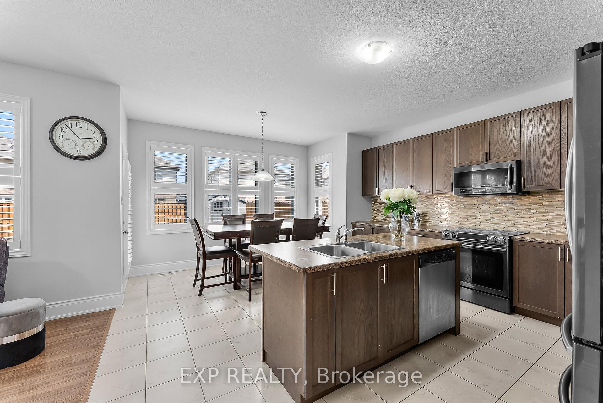 Photo 10 of 85 Sunset Way, Thorold, Rolling Meadows — HOMEH