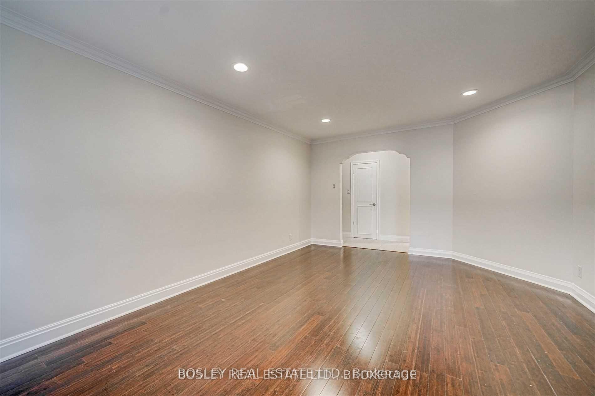 Photo 8 of Unit 4, 3 Warwick Avenue S, Toronto, Humewood-Cedarvale — HOMEH